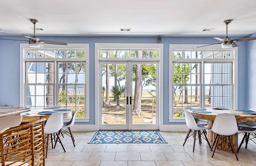 Melrose on the Beach Cottage | 6 BEDROOMS COTTAGE-OCEANFRONT-PET FRIENDLY