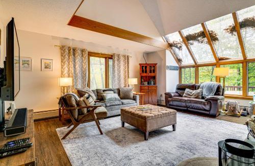 Ludlow House | 6 Mi to Okemo! Family Townhome in Lakeside Resort