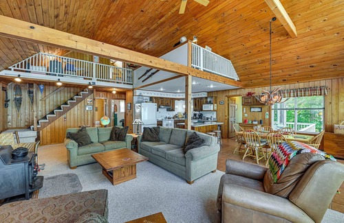 Speculator Cabin | 6 Mi to Ski Slopes: 'Oak View' Lakefront Home!
