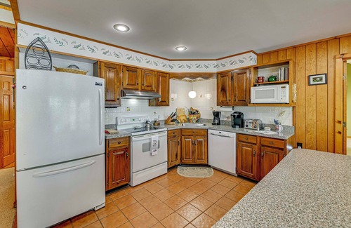 Speculator Cabin | 6 Mi to Ski Slopes: 'Oak View' Lakefront Home!