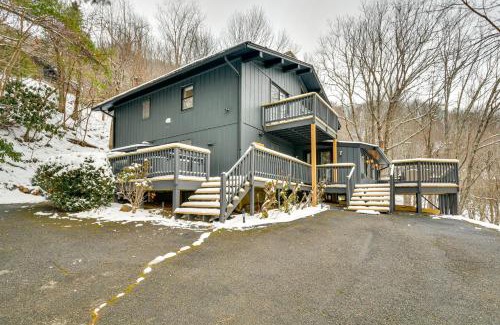 Seven Devils House | 6 Mi to Skiing Home with Hot Tub in Seven Devils!