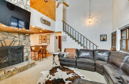 Seven Devils House | 6 Mi to Skiing Home with Hot Tub in Seven Devils!