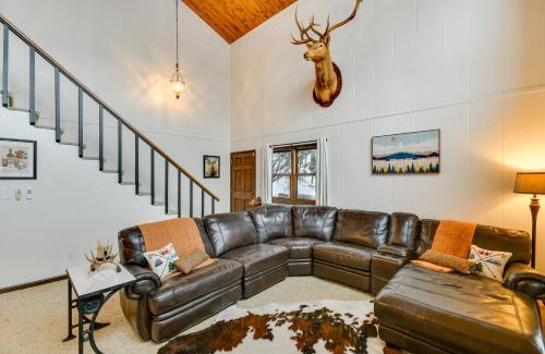 Seven Devils House | 6 Mi to Skiing Home with Hot Tub in Seven Devils!