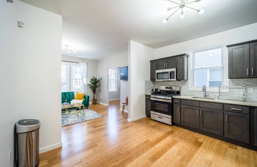 Weequahic Apartment | 6 Mins From EWR Airport Cozy 3 Bedroom Apartment