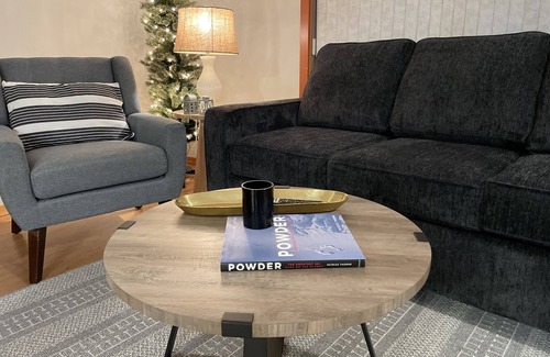 Fairways Apartment | 6 minute walk to Sun Peaks Village
