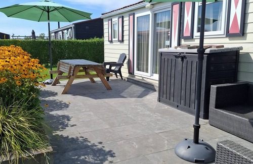 Serooskerke Ski Chalet | 6 persons Chalet Net Wa'k Wou, Close to Zeeland Coast, Olmenduin (family park)