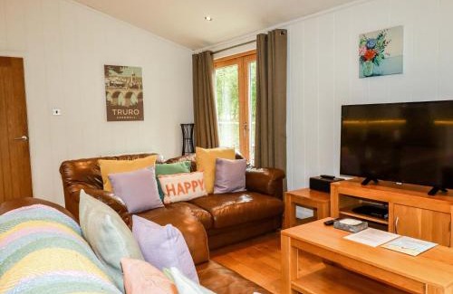 Looe House | 6 Streamside