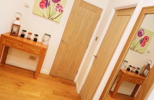 Looe House | 6 Streamside