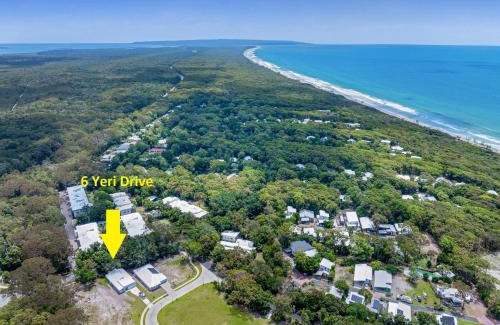Rainbow Beach House | 6 Yeri Drive - Rainbow Shores. Aircon. Pets Welcome. Walk to beach