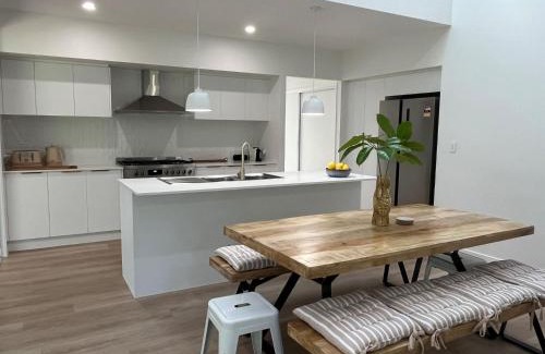 Rainbow Beach House | 6 Yeri Drive - Rainbow Shores. Aircon. Pets Welcome. Walk to beach
