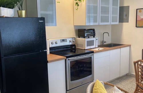 Miramar Bed & Breakfast | 610atMiramar