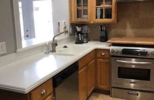 Windhover House | 6151 Sandcrest · Next to Universal. Pool Sleep 9. Walk to Park