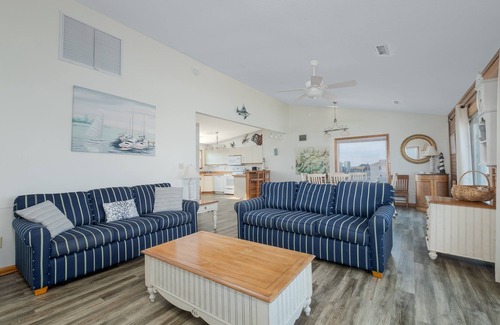 South Nags Head House | 6300- Sea Master, SPECTACULAR sunrises and ocean views from both levels!