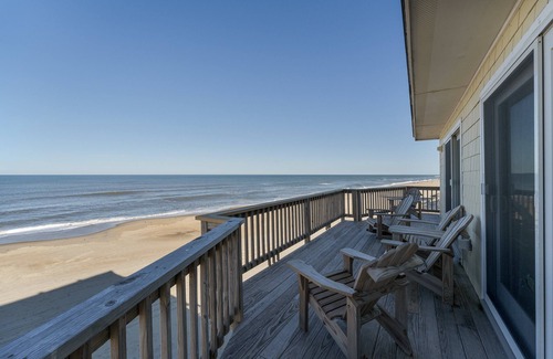 South Nags Head House | 6300- Sea Master, SPECTACULAR sunrises and ocean views from both levels!