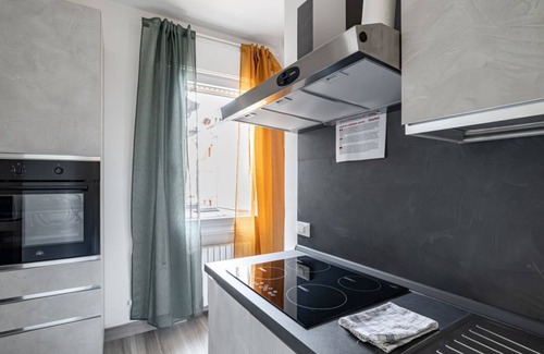 Peraga Apartment | 65 sqm apartment located on the first floor of a building without a lift (stairs to access), can comfortably accommodate up to 6 people.The accommodation consists of two bedrooms, living room with kitchenette, bathroom and balcony.The accommodation is lo