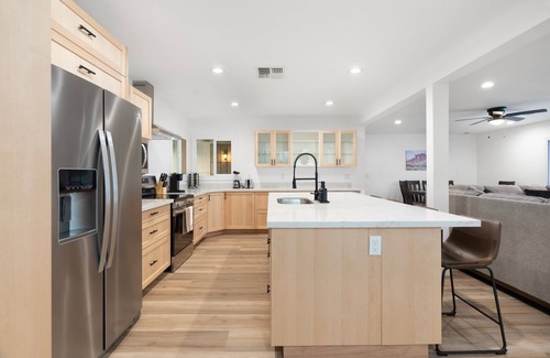 Glendale House | 6BR Paradise! Heated Pool | Arcade Room | Firepit