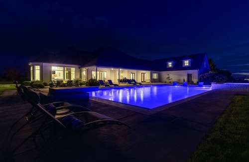 Walla Walla House | 6BR Walla Walla Estate: Pool, Jacuzzi, Theater