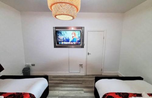 Holbeck House | *6R* setup for your most amazing & relaxed stay + Free Parking + Free Fast WiFi *