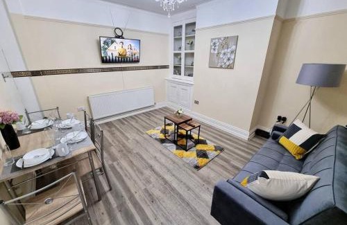 Holbeck House | *6R* setup for your most amazing & relaxed stay + Free Parking + Free Fast WiFi *