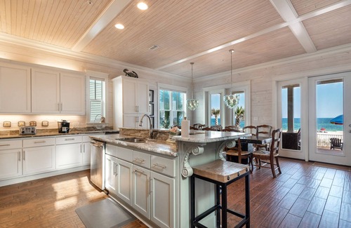 Orange Beach House | 7 BR/6.5 Bath Directly-on-the-Gulf Beach House; 300 Lb Ice-maker/Pool/Kayaks