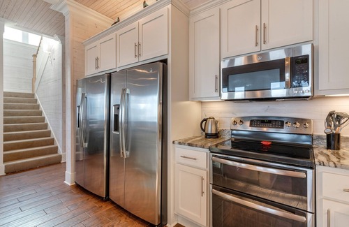 Orange Beach House | 7 BR/6.5 Bath Directly-on-the-Gulf Beach House; 300 Lb Ice-maker/Pool/Kayaks