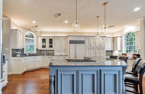 Atascocita House | 7-BR Lakefront Zen Pool & Spa 30 Mins Downtown SG2