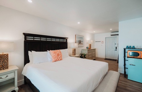 Great Guana Cay Hotel | #7 - Guana Beach Inn @sunset beach, Guana Cay