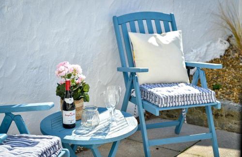 Rhyd-y-clafdy House | 7 Marina Cottages