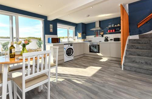 Rhyd-y-clafdy House | 7 Marina Cottages