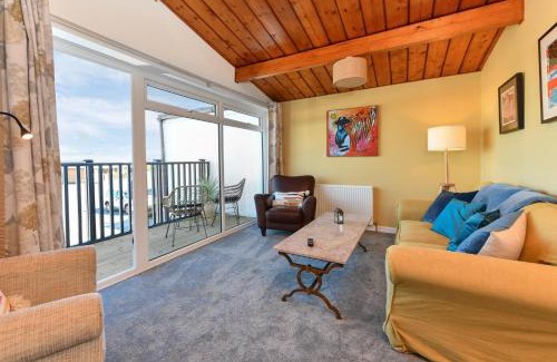 Rhyd-y-clafdy House | 7 Marina Cottages