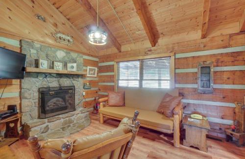 Gatlinburg - Pigeon Forge House | 7 Mi to The Island in Pigeon Forge Relaxing Cabin