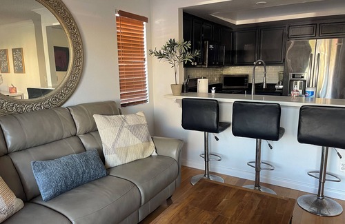 Mount Wilson House | 7 miles to downtown LA quiet safe home with 2 car garage .
