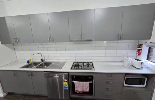 Pakenham House | 7 Serenity Home 3-bedroom house with WiFi and AC in peaceful Pakenham