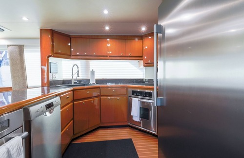 Harbour Island Boat Rental | 72' Viking Yacht settled in the heart of downtown Tampa