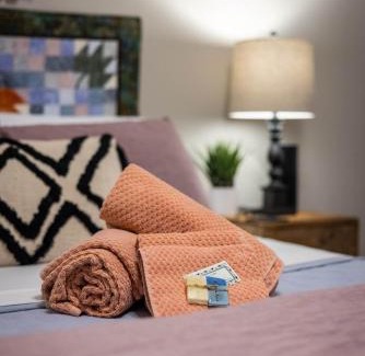 Fresno House | 738 E Yale