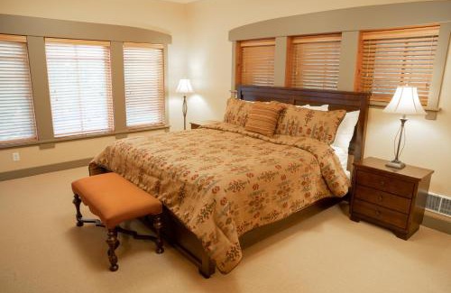 Salt Lake Mountain Resorts Apartment | 7401- Three Bedroom Loft Den Deluxe Crossings Townhomes condo