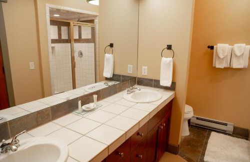 Salt Lake Mountain Resorts Apartment | 7401- Three Bedroom Loft Den Deluxe Crossings Townhomes condo