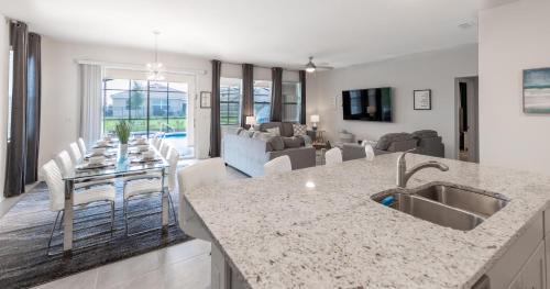 Loughman House | 7547OML-Solterra Resort