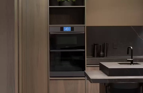 Sea to Sky Highway House | 7BR/7BA Whistler Retreat w/Pool, Sauna & Mtn View