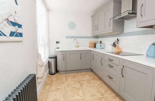 Dartmouth Cottage | 8 Above Town