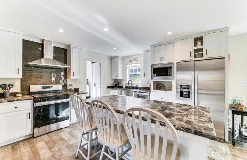 Stephentown House | 8 Mi to Jiminy Peak Resort Mtn-View Home with Deck