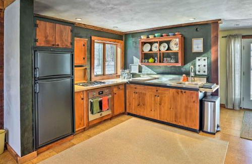 Andover Apartment | 8 Mi to Okemo Mtn Charming Ludlow Studio!