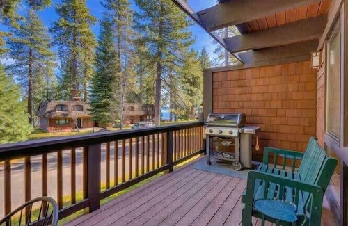 Tahoe Tavern House | 8 miles to Ski Palisades Tahoe-Alpine|Walk to Town