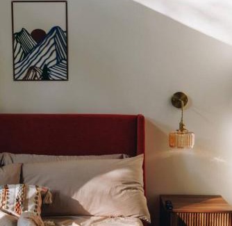 Saint Helens House | 8 Min to Zip Lines Unique Stay King Bed