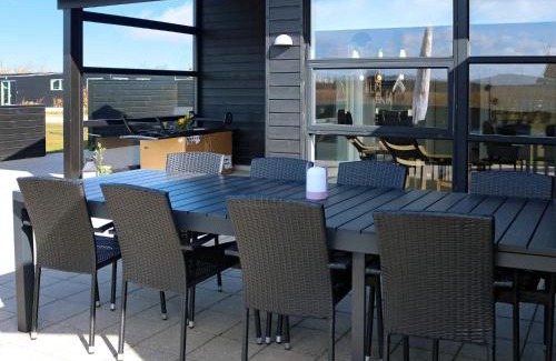 Oster Hurup House | 8 person holiday home in Hadsund-By Traum