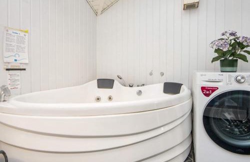 Bork Havn House | 8 person holiday home in Hemmet