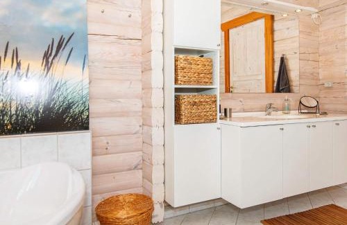 Falen House | 8 person holiday home in Hemmet