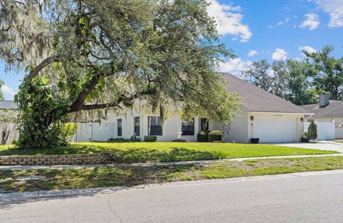 Bloomingdale House | 8 PPL. Bloomingdale House. Brandon/Top Area.