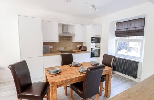 Waterhead Cottage | 8 WATERHEAD TERRACE, family friendly in Ambleside