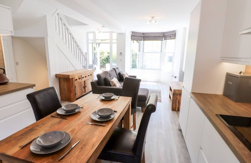 Waterhead Cottage | 8 WATERHEAD TERRACE, family friendly in Ambleside
